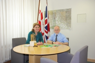 The student of the Language School British Ambassador Denis Keefe